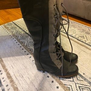 Sorel Stylish Black and Gray Women's Boots